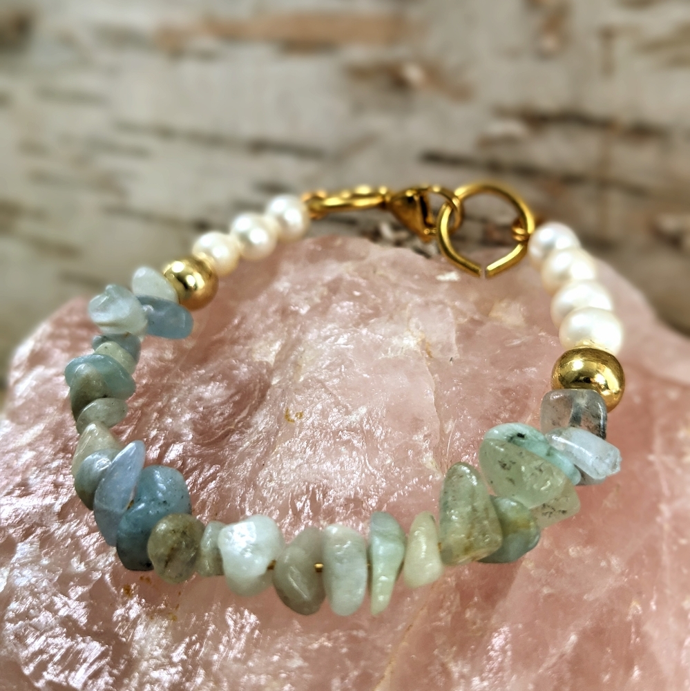 Natural Aquamarine Chip Beads & Freshwater Pearl Bracelet